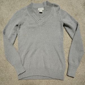Banana Republic Factory Sweater Grey V neck - Size Small